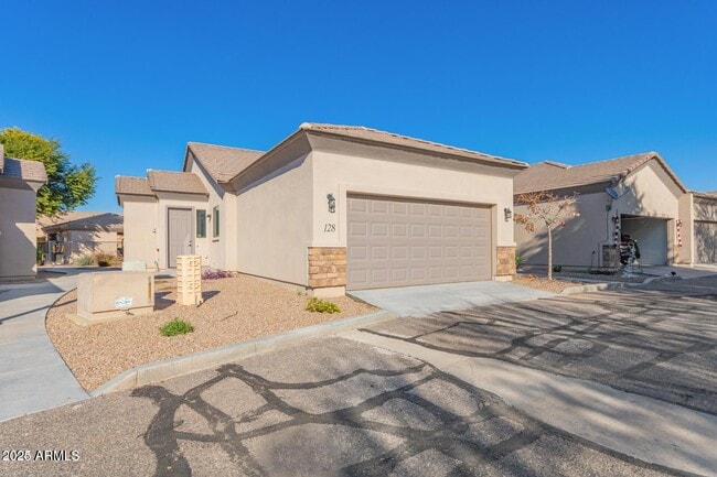 Primary Photo - 846 N Pueblo Dr