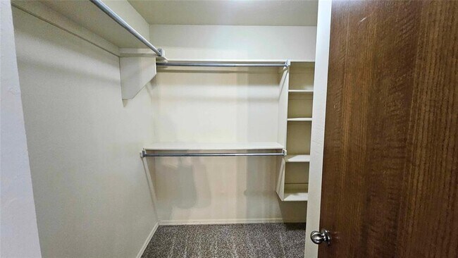 Building Photo - 417 E Plantation Terrace