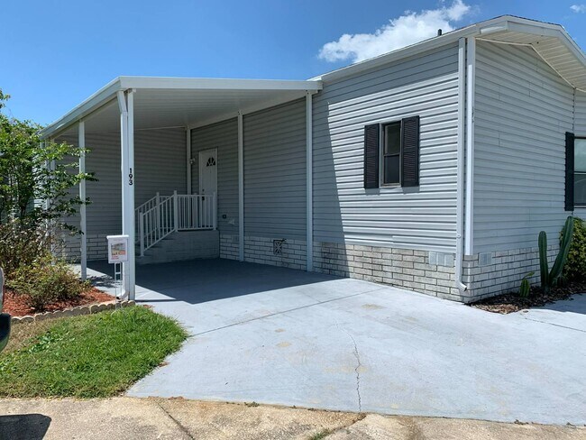 Building Photo - 193 Garden Dr