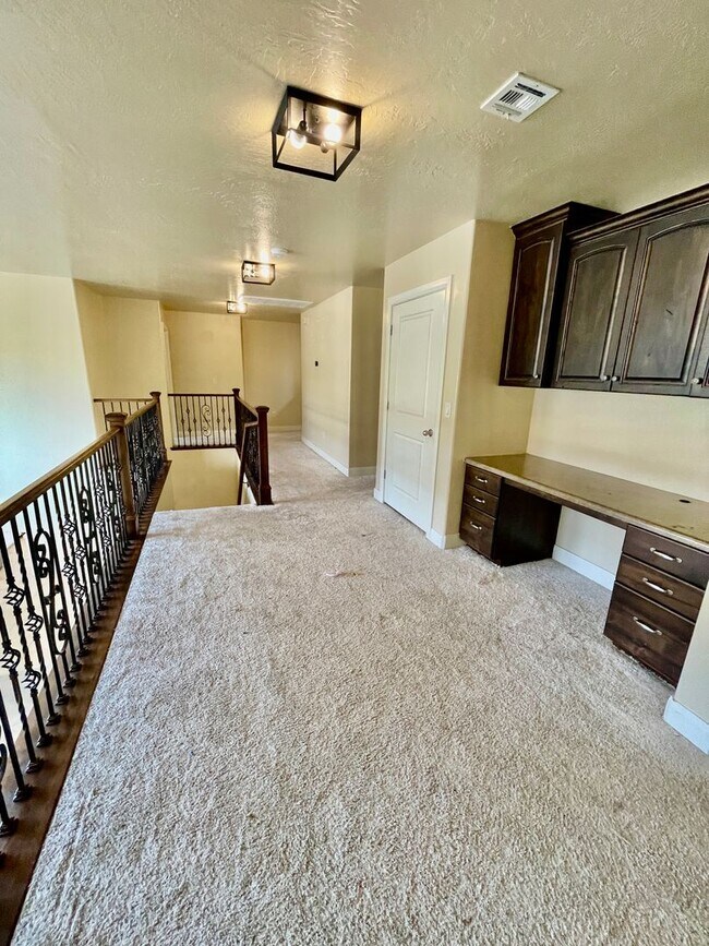Building Photo - Beautiful Five Bedroom with Office in Desert Hills