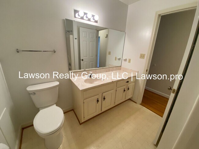 Building Photo - Spacious Hollins Four Bedroom w/ Finished Basement