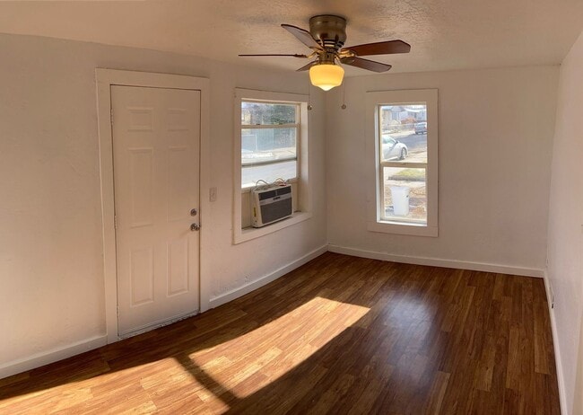 Building Photo - 1 BEDROOM MAGNA DUPLEX - GREAT PRICE!