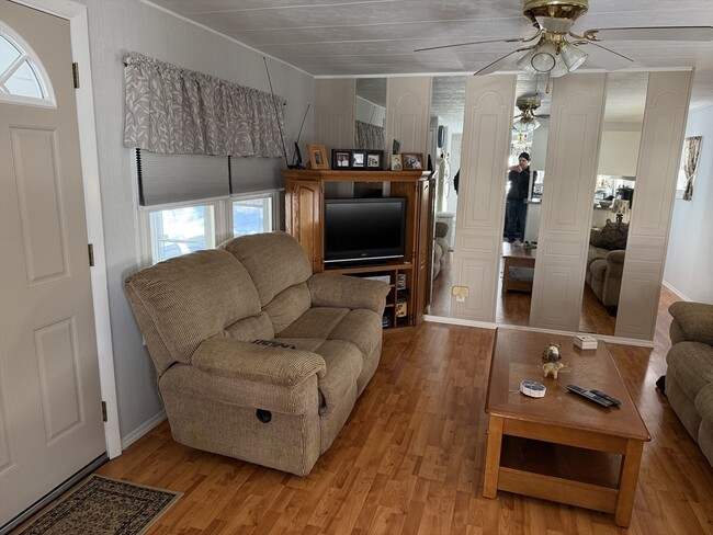 Building Photo - 100 Phelps St