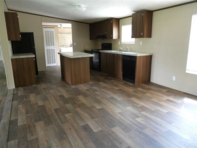 Building Photo - 16020 1/2 Sam Brookins St