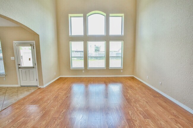 Building Photo - 5103 Shadow Breeze Ln