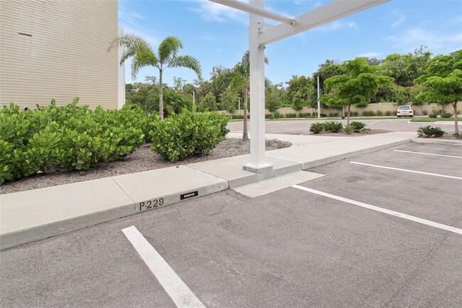 Building Photo - 1703 N Tamiami Trl