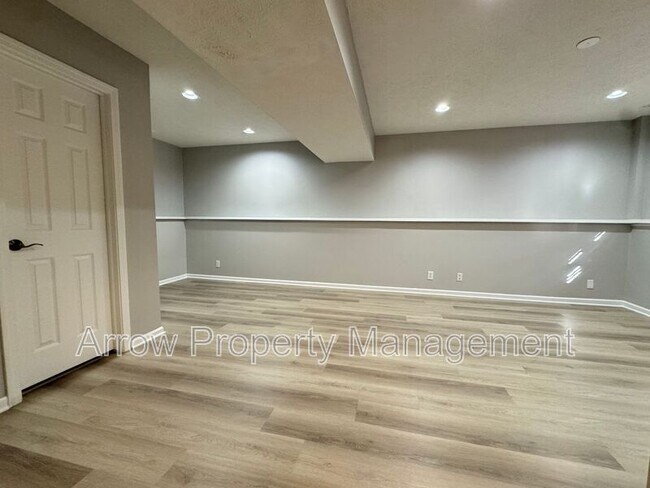 Building Photo - 7355 S 20th St