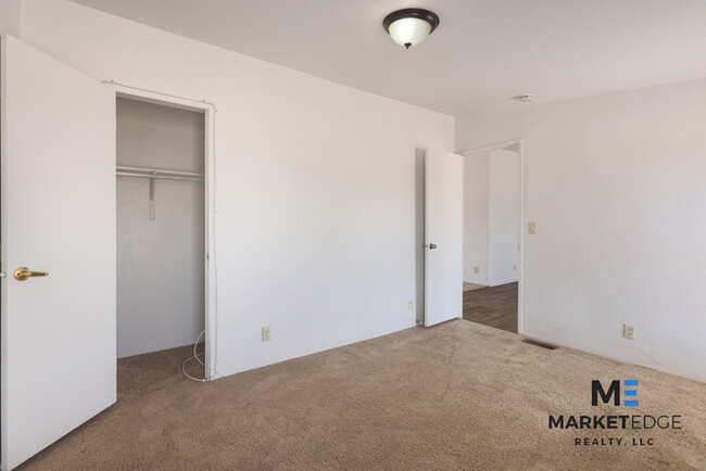 Building Photo - 5Bed/3Bath Home in Buckeye, AZ! Ready for ...