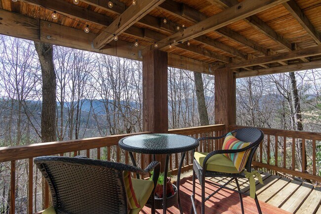 Building Photo - Montreat Rental-Lower Level Apartment! **Utilites included!