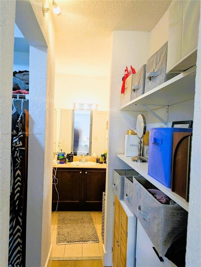 Building Photo - 445 SW 11th St