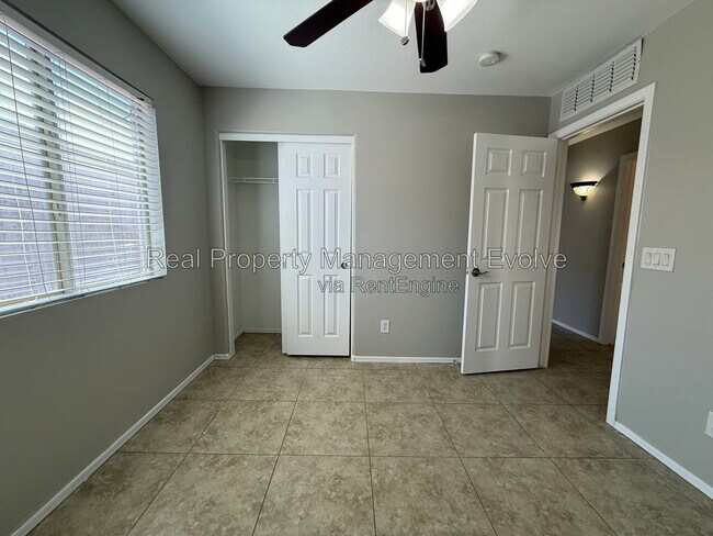 Building Photo - 11728 W Avenida Del Sol