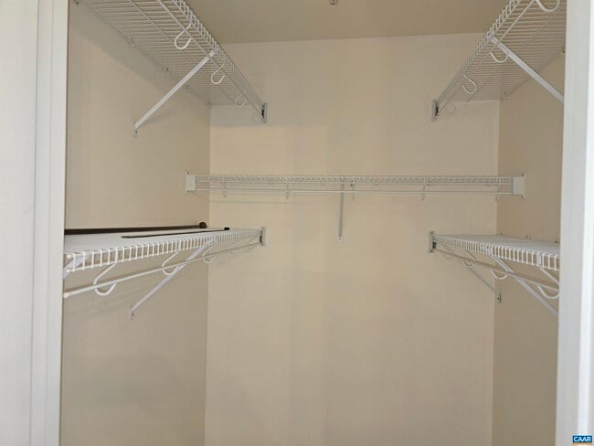 Building Photo - 259 Spring Oaks Ln