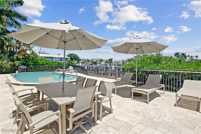 Building Photo - 10562 Gulf Shore Dr