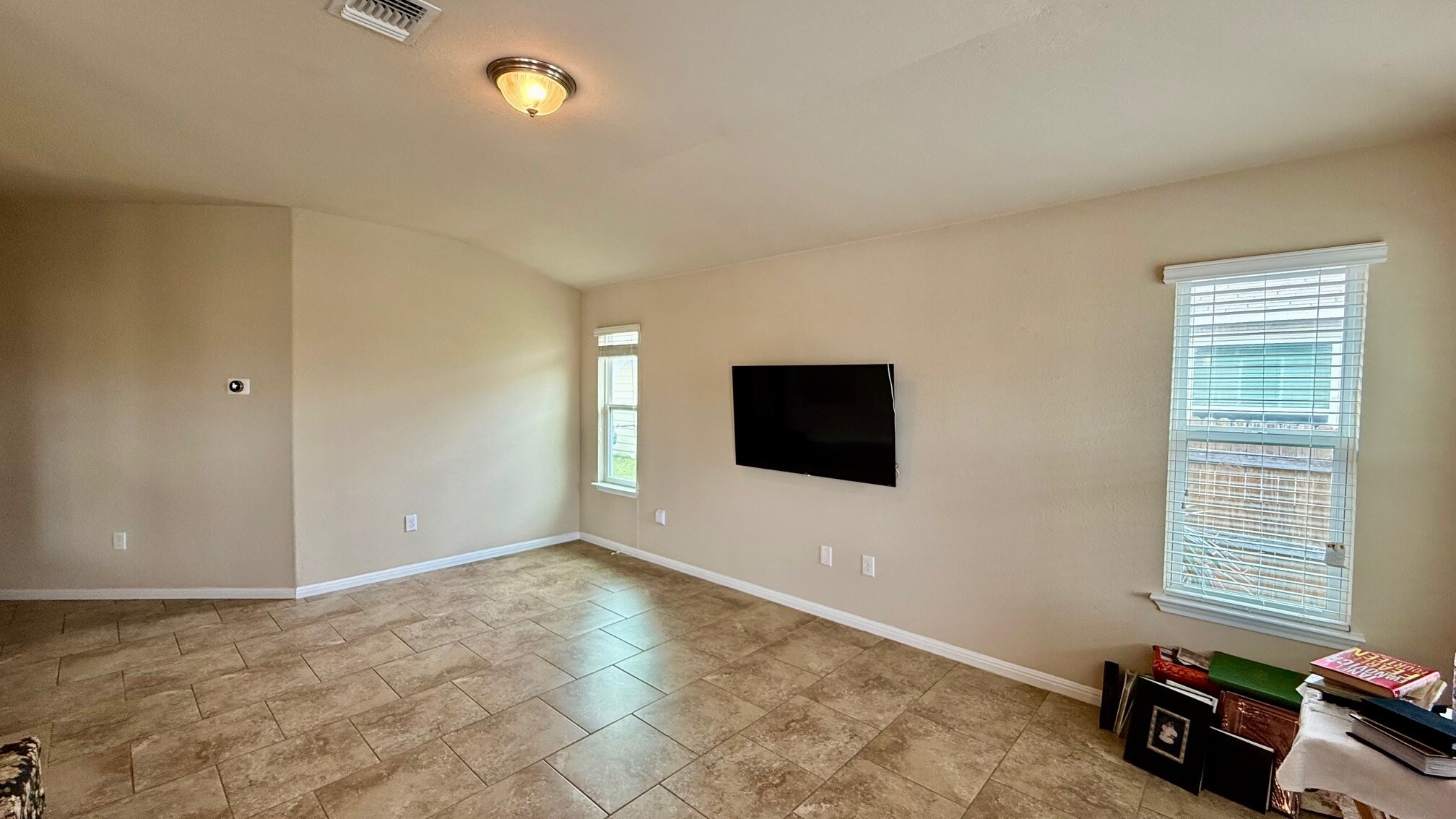 Building Photo - 412 Moulins Ln