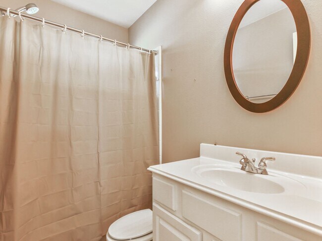 Building Photo - FORE Bedrooms in Del Lago!