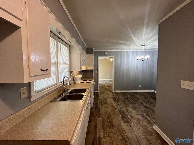 Building Photo - 803 Corsbie St NW