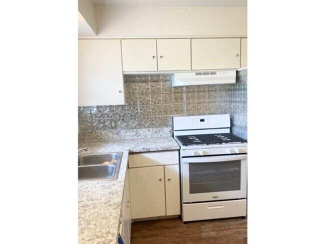 Building Photo - *****3 BEDROOM HOME IN MESQUITE****