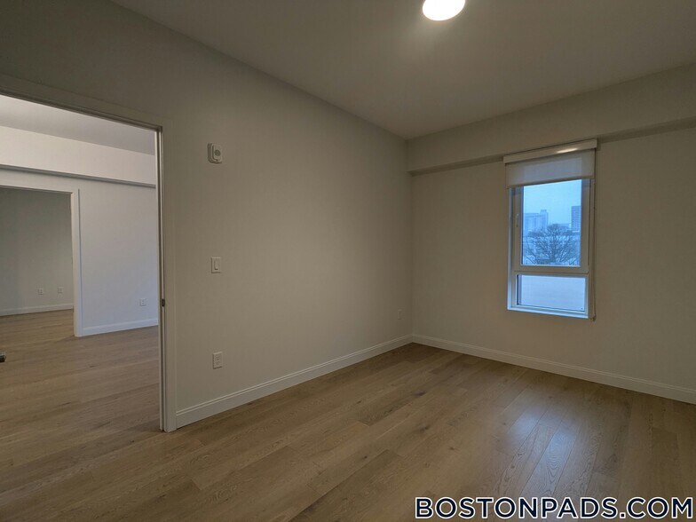 Building Photo - 55 Brighton Ave