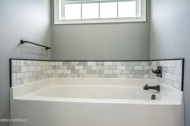 Building Photo - 72 Navaho Trail