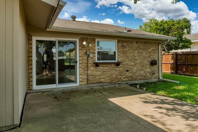 Building Photo - 1817 Hemlock Dr