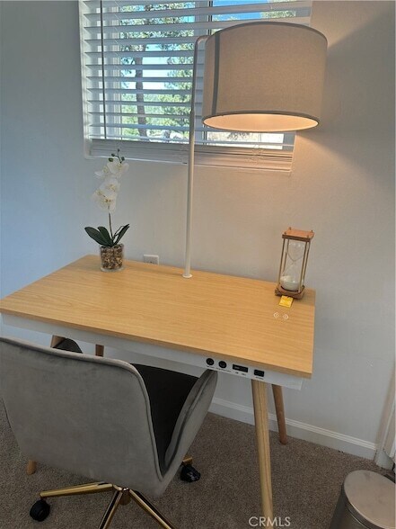 Building Photo - 2490 Fern Dr