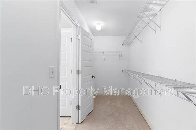 Building Photo - 1765 Stoney Creek Dr SE
