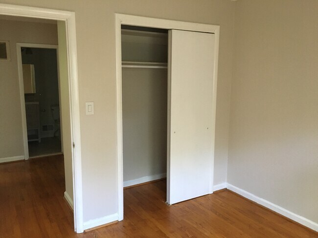 Building Photo - 1115 Westbriar Ct NE