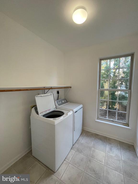 Building Photo - 25869 Flintonbridge Dr