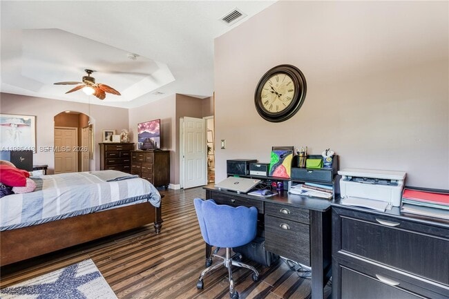 Building Photo - 2126 NE 38th Rd