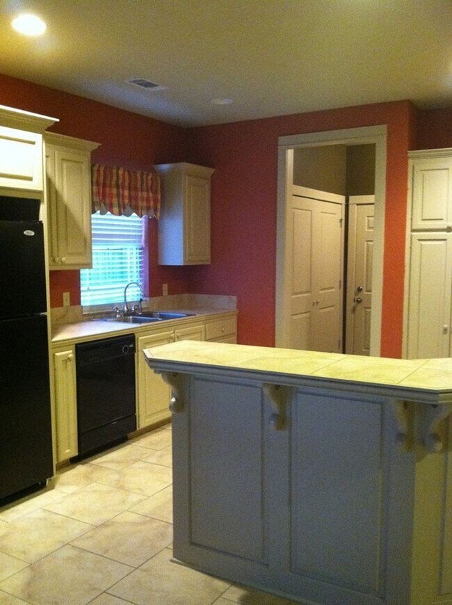 Building Photo - Must see  3BR/2BA home in Santa Rosa Subdivision off Staring Lane