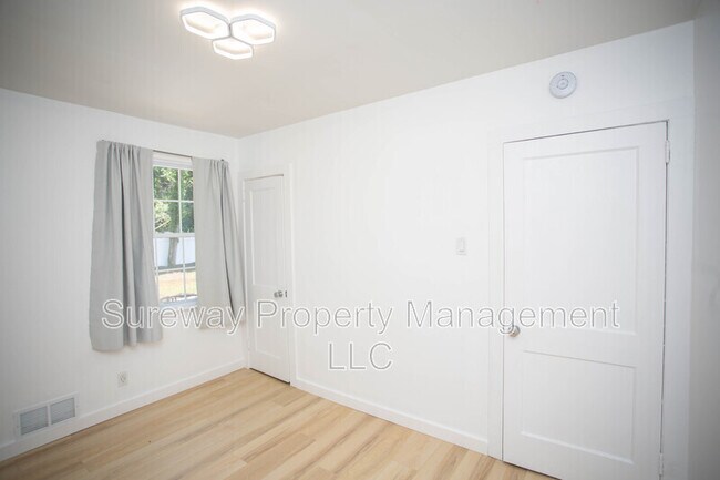 Building Photo - 102 Shepherd Rd