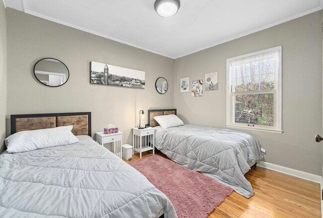Building Photo - 2116 W 21st St