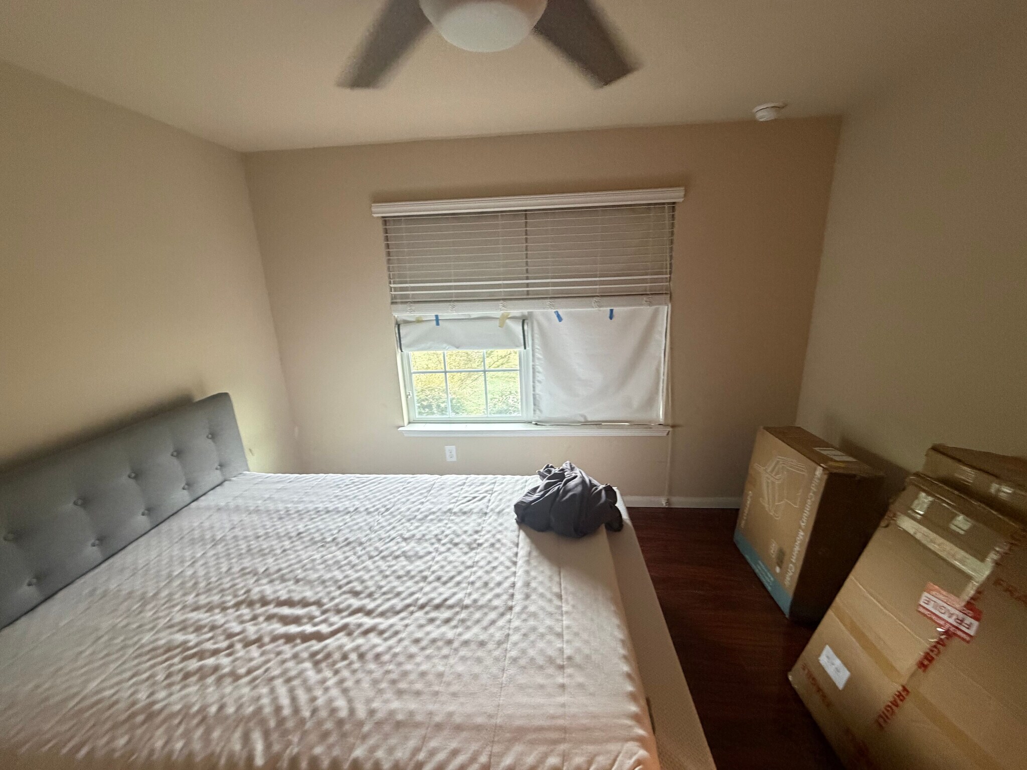 Building Photo - Room in House on Bettylou Ln