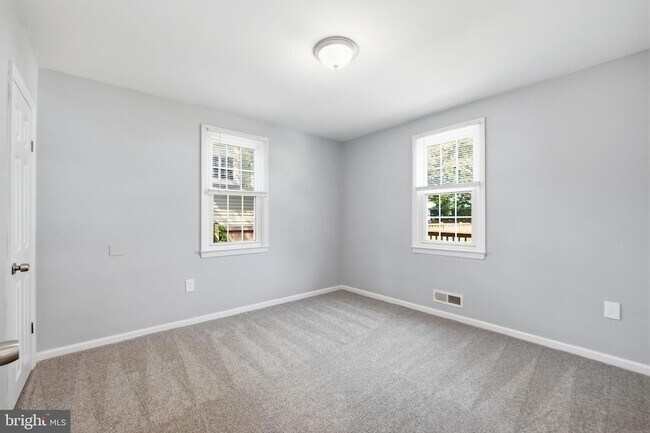 Building Photo - 176 Carroll Rd
