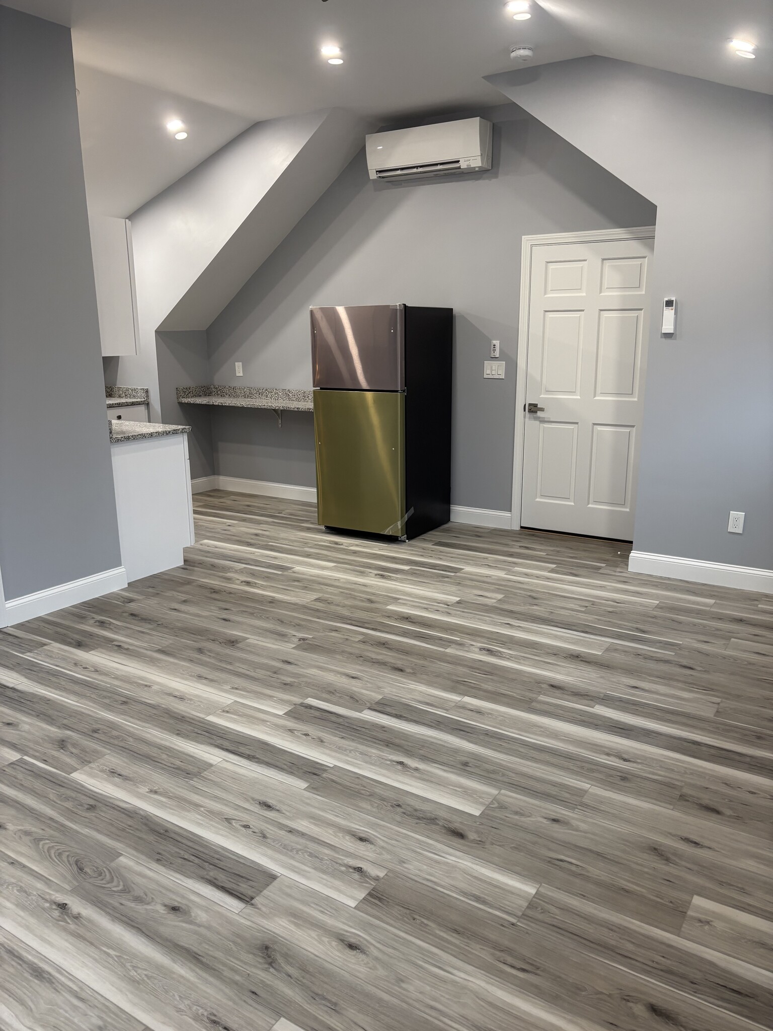 Building Photo - 9 Woodville Cir