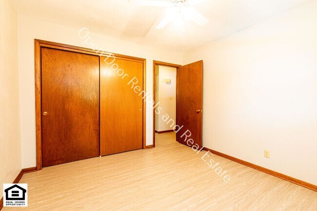 Building Photo - 5121 Ardmore Ave