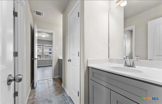 Building Photo - 6206 Cordillera Dr