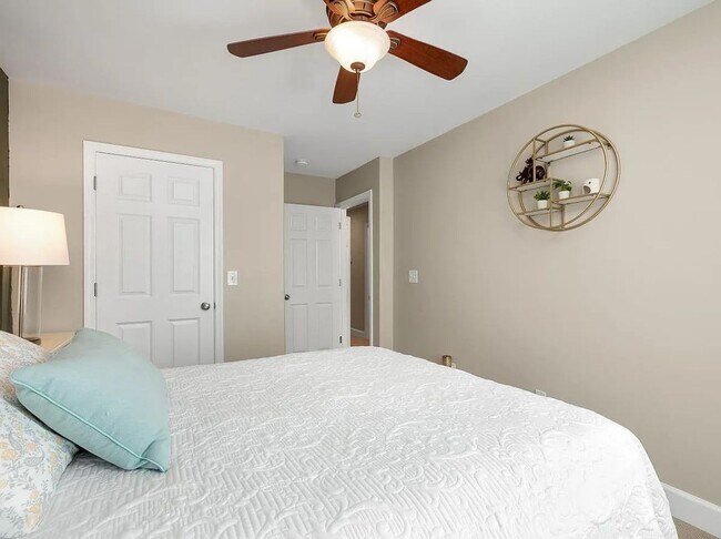 Building Photo - Beautifully Updated North Fresno 3/3
