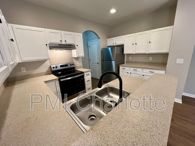 Building Photo - 1658 Termini Dr