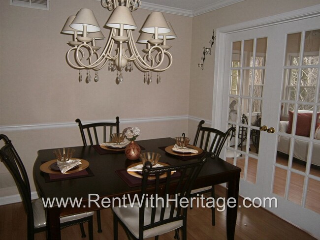 Building Photo - WOW!!!.....GORGEOUS 4Bd / 3Ba / UPGRADES GALLORE/ SWIM / TENNIS COMMUNITY
