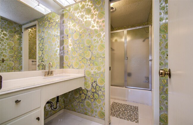 Building Photo - 2700 Bellefontaine St