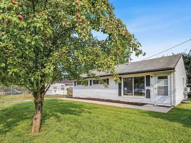 Primary Photo - 1644 Eastbrook Dr S