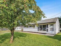 Building Photo - 1644 Eastbrook Dr S