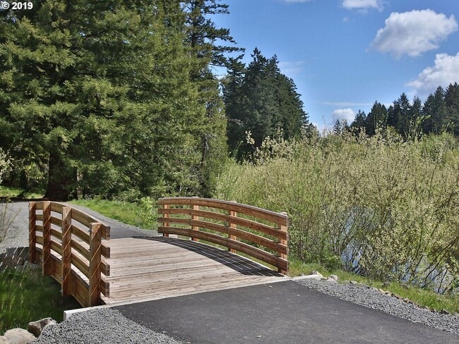 Building Photo - 2 Bedroom 2.5 Bathroom with 2 Tandem Car garage ~ Convenient Cedar Mill Location Near St. Vincent...