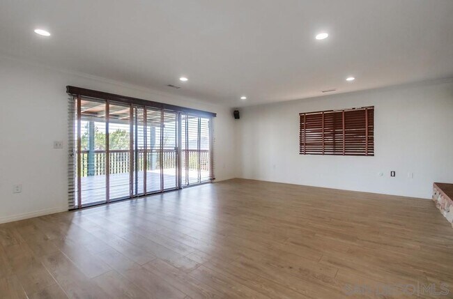 Building Photo - 145 La Cresta Heights Rd