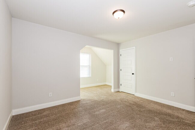 Building Photo - 1157 Pebble Ridge Dr