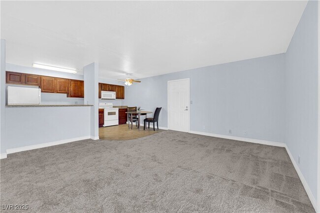 Building Photo - 5242 River Glen Dr