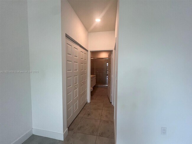 Building Photo - 4636 NW 84th Ave