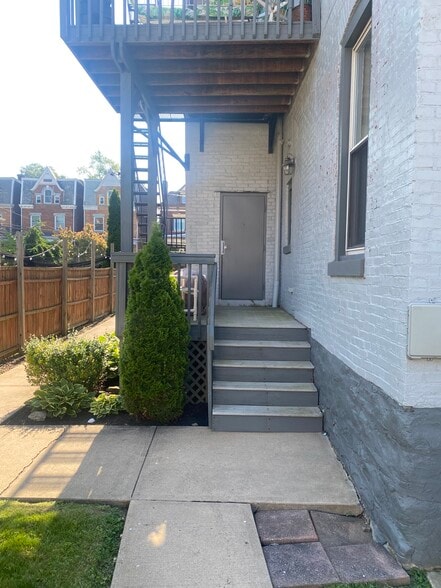 Private back entrance - 432 S Pacific Ave