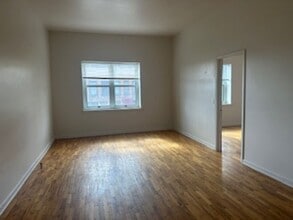 Building Photo - 734 1/2 Massachusetts St